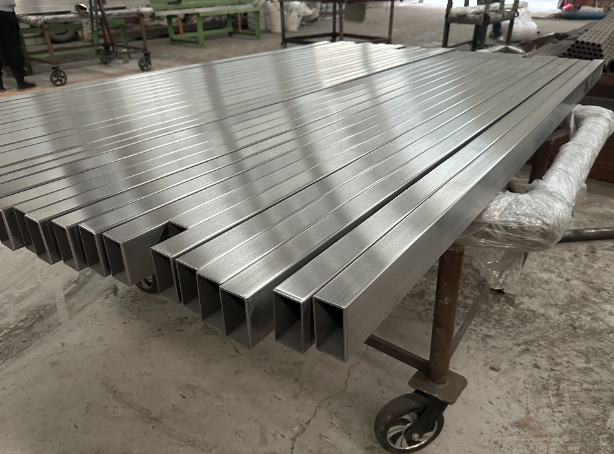 海北新能源汽车用不锈钢方管 现货